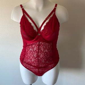 SEXY Red NWT Lace and Mesh TORRID Thong Bodysuit with cutouts sz 2